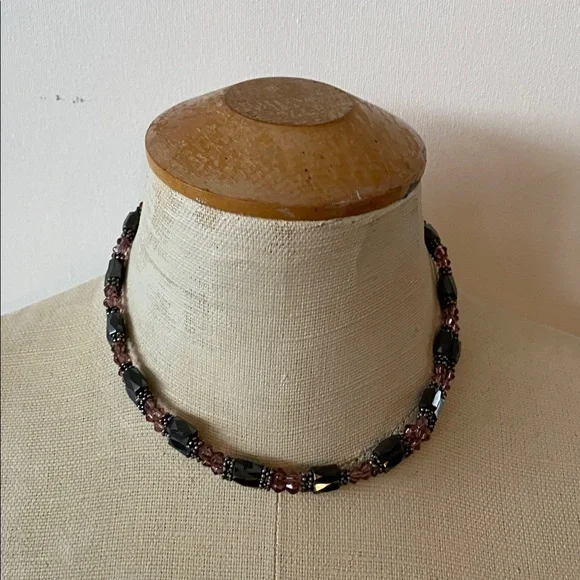 2x COSTUME necklaces-Purple & black metal Necklace + magnetic hematite necklace. - Picture 3 of 6